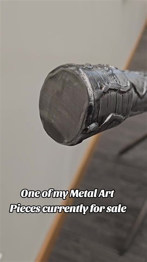 Metal, Art & Strength. This was an amazing process to create. The texture on the Giant sledge involved Mig welding and countless hours of hand seizing dremmel work. The base of Giant nails table just made sense and the ideas turned into reality. #metalart #commission#create@Demon Queen Pitts @Tanktolman-Nerd Gym Trainer ⚒️ @scottykfitness