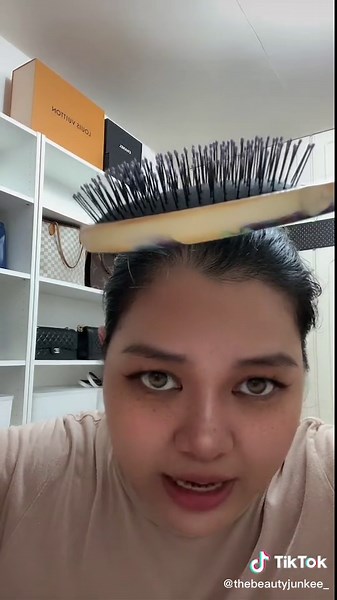 Best Detangling Hair Brushes Review: Wet Brush vs Tangle Teezer