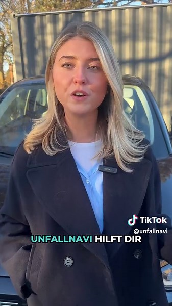 Unfall mit einem E-Auto? ⚡🔥 Wusstest du, dass Hochvoltbatterien besondere Maßnahmen beim Löschen erfordern? Mit UNFALLNAVI regeln wir deine Schadensregulierung stressfrei und vollständig – auch bei komplizierten Fällen. 💚🤍 Teile das Video mit anderen E-Auto-Fahrern! 📲 #UNFALLNAVI #EAutoUnfall #Schadensregulierung #EAutoTipps #Unfallhilfe #Hochvoltbatterie #Versicherung #AutounfallWasTun