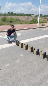 177K views · 891 reactions | Thousands of mobile phones formed dominoes勞 3D Special Effects _ 3D Animation _shorts _vfxhd | Skyworld Animation Studio | Facebook