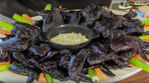 "Bat Wings" Style Chicken Hot Wing Recipe | Smoked Chicken Wing Recipe