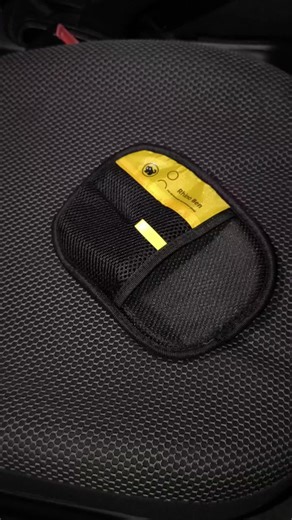 Κουράστηκες να βρίσκεις τρίχες παντού; Απαλλάξου σε 1 λεπτό! Ιδανικό για ρούχα, καναπέ, αυτοκίνητο!