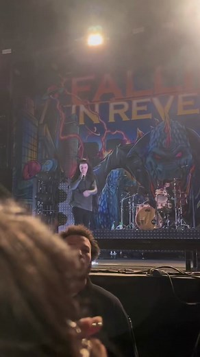 Love @ronnieradke. Cracks me up every time. Keep on killin it and F the haters 🤘🏻#ronnieradke #fallinginreverse