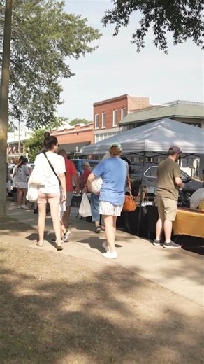 The laaast Farmers Market of the season is this Saturday from 8 a.m. to 1 p.m. Don't miss this opportunity to support local farmers and makers! 📍 Hernando Courthouse Square ⏰ 8 a.m. to 1 p.m. | Hernando Farmers Market