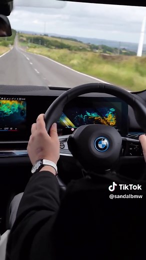 BMW IconicSounds: Experience the Expressive Drive