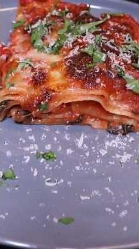 Spinach lasagna with feta cheese – Easy & Delicious! | #lasagna #spinach #fetadaily