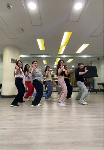 nanana mood 😜✨ #enderundancecrew #enderun #fyp #fypシ゚ #viral #dance #foryou