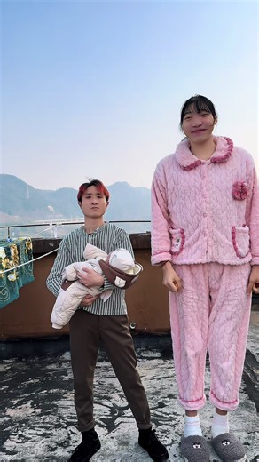 2米2老婆撒娇的搞笑时刻