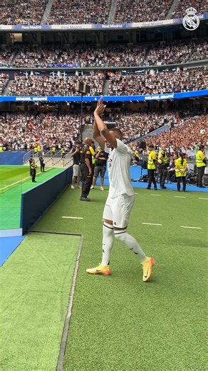 18M views · 769K reactions | 朗 Kylian Mbappé is in the house!  ¡Bienvenido a tu nueva casa, Kylian! #WelcomeMbappé | Real Madrid C.F. | Facebook