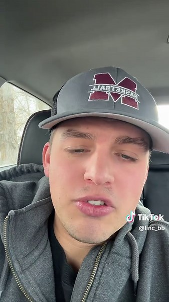 Coaches: set plays or motion offense ?