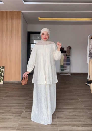 motif 5 broken white Fateema