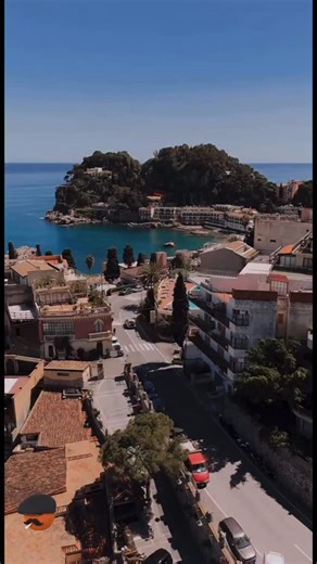 3.1K views · 146 reactions | Isola Bella, Taormina (ME)  Uno dei gioielli più amati della Sicilia: un luogo che incanta chiunque vi arrivi, con il suo mare cristallino e la natura che la abbraccia.  Video @marco_dodisi_ SiciliaFanpage©️ #SFP #BorghiSiciliani #siciliafanpages #instalike #photo #sicilia #photography #siciliafanpage #instagram #facebook #italia #insta #instamood #instaphoto #IsolaBella #Taormina #sicilygram #mare #estate2025 | SiciliaFanpage | Facebook