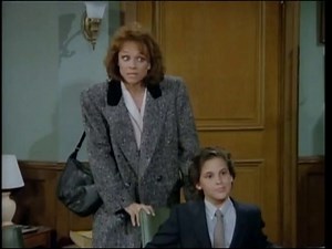 Valerie (The Hogan Family) 011. Full Moon