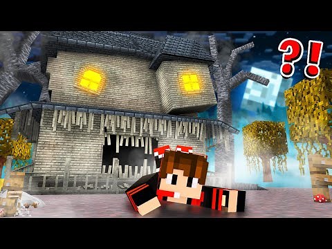 I Got Trapped By A MONSTER HOUSE in Minecraft !!!