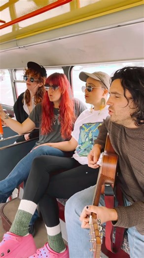 Singing Tom Quell’s new song “Tell the Truth” with him on a double decker bus on our last day in the UK ❤️ | Rainbow Girls