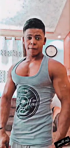 Muscle Flexing Techniques and Physique Showcase