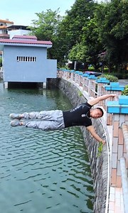 375K views · 3.8K reactions | It seems this Chinese street workout enthusiast has managed to escape the laws of gravity when working out on a riverbank. #FunChina | China Plus Culture | Facebook