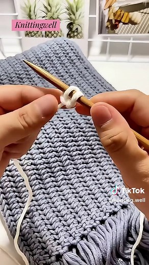 How to Start Knitting a Scarf: A Beginner's Guide