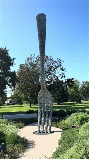 20,000 forks Hormel Headquarters Austin Minnesota #youtubeshorts #pork #hormel #video #statue #art