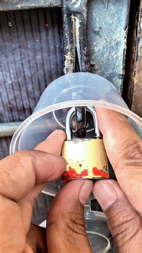 Smart idea to protect padlock from rust #tips #tricks #lifehacks