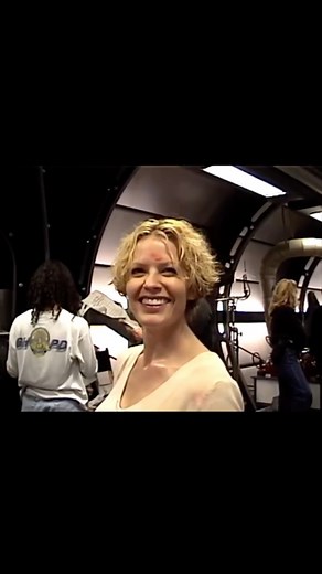 Shiv Panikker on Instagram: "Hollow Man | Behind-The-Scenes Following the multi-layered and controversial Starship Troopers (1997), Paul Verhoeven wanted to tone down the levels of sex and violence in his next film, aiming to make a more “conventionally commercial blockbuster”. Approximately $50 million of the film’s $95 million budget was reserved for visual effectswork, which was primarily worked on by Sony Pictures Imageworks (SPI) and Tippett Studio. Of the 560 visual effects shots in the fi