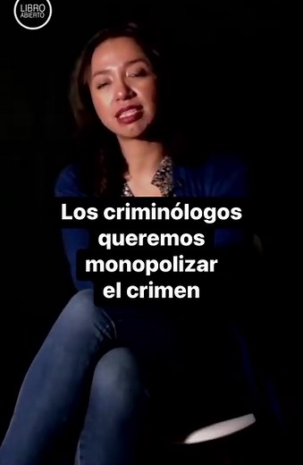 Criminología y criminalística. Klaudia nos explica que la criminología es un campo híbrido de conocimiento que varias disciplinas han desarrollado hasta hoy para realmente comprenderla. Entrevista completa en nuestro canal de Youtube. #Violencia #libroabiertoentrevistas #crimen #criminalizar #criminologia #criminalistica | Libro abierto