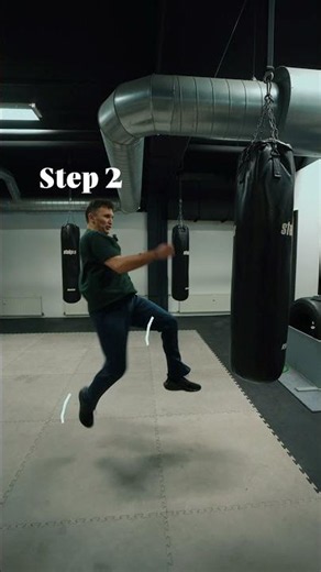 Tornado Kick Tutorial 🌪️ with Ex 7x World Champion Mladen #boxing #mma #kickboxing