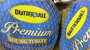 When should you start thawing out your Thanksgiving turkey?