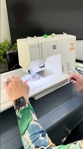 Easy Disappearing Four Patch looks complicated #quilted #sewing #charmpack #seweasy 🥰