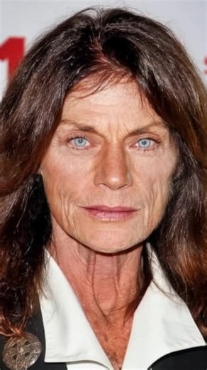 Did you recognize the star?👧🌟Known for her iconic role and striking bright blue eyes, this actress once captivated audiences, but then, she disappeared from the spotlight.😵‍💫Now at 76, many are left wondering what happened to her.🔍➡️Discover her name and the story behind her sudden absence from Hollywood in the top comment below🕵️‍♂️⬇️⬇️ | Everything.fun