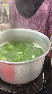 24K views · 179 reactions | Beginilah proses pembuatan klepon paling laris di kota malang, kleponnya dibuat dadakan | Kulineran Jawa | Facebook