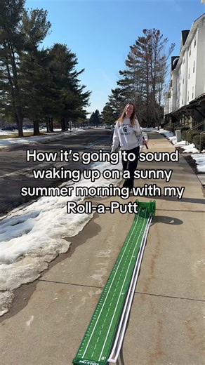 Manifesting summer comes sooner 🕯️🕯️ #golftiktok #summer #sunny #puttinggreen #golf