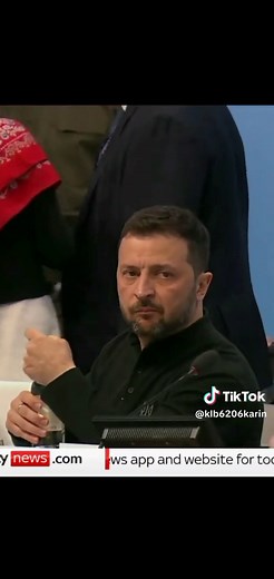 Зеленський в окулярах: Прекрасний момент