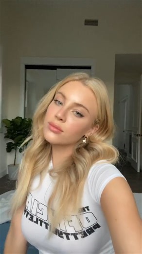 Remember u are beautiful in every form. Internal beauty is where it’s at anyways | Daisy Keech