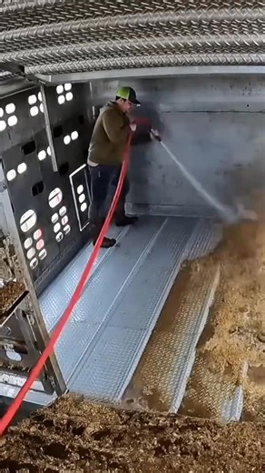 So satisfying 😱 #asmrcleaning #satisfyingvideo #pressurewashing #soclean #usacleaning | Amazingtips