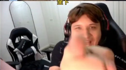 新疆Simple端起了他的鸟狙