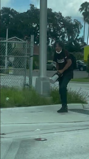 Hornblasters train horns in action! #trainhornprank #trainhorn #prank #loud #hornblasters