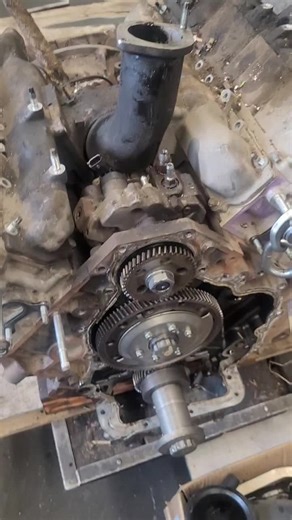 Diesel mechanic #duramax #dmax #2016 #mechanic #diesel #rebuild #engineering #nothappy #engine