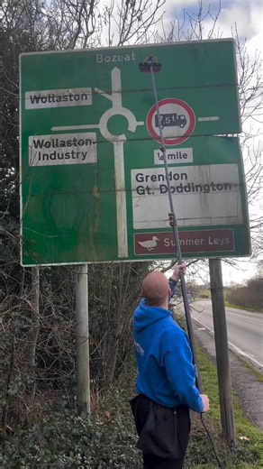 Meet the Wellingborough TikTok creator cleaning local road signs TikTok: thegingercleanjr | Northants Telegraph