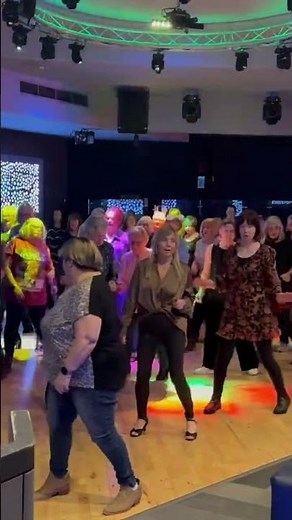 Shirts & Skirts Line Dance #linedancingwithliz #dance #linedance #backroadbootsuk #countrymusic