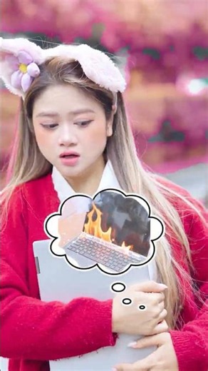 😂💻 Mission: Protect the Laptop! #lilymeow #lilymiumiu #couplegoals #schoolcrush #schooldrama