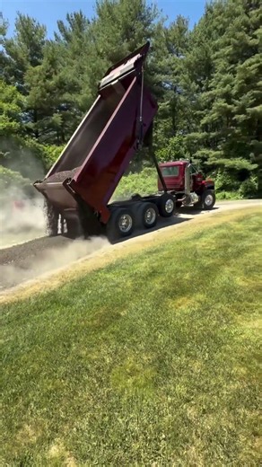 You're watching a master at work 🎥: @mandmexcavating #asphaltpavement #trucking #dumptruck