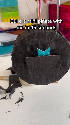 Quick piñata making #minipinata #diypinata #howtomakeapinata #soccerpinata #soccerparty #soccerparents #soccerparents #handmadebusiness #handmadepinata #custompinata #artistoftiktok #howtotiktok #artisttips