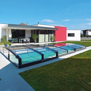 [Hot Item] Aluminum Retractable Swimming Pool Cover Waterproof Enclosure Sliding Shading System Pool Cover