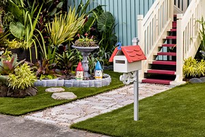 Making the Front and Back yard - Bluey Official Website