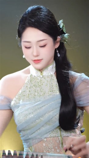 25K views · 1.9K reactions | The willow leaves are curved, gently caressing the turning water flowers~柳叶儿弯弯拂水花儿转～ #小城谣 #古筝 #中国传统乐器 | Love.Chinese.music | Facebook