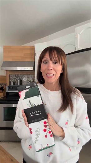 ✨ Parce que les meilleurs cadeaux sont ceux qu’on utilise tous les jours… 🎁 Nos linges de vaisselle de Noël Solem sont le détail qui fait plaisir à coup sûr. 👉 https://buff.ly/oGs9WxC 📍 Disponible en ligne et au pop-up shop des Galeries de la Capitale jusqu’au 4 janvier. #IdéeCadeau #Noël2025 #Solem #Microfibre | Solem