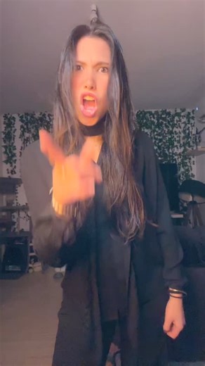 Alizée on Instagram: "🕺💨🕺💨"