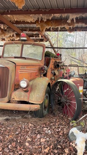These old fire trucks were a cool roadside find. #abandoned #oldtrucks #firetrucks #firefighter #v8 | Abandoned Southeast