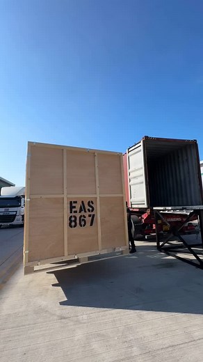 Efficiency at its best with EasyShipping! From wooden storage...